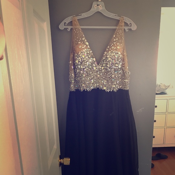 Dresses & Skirts - Black Prom Dress